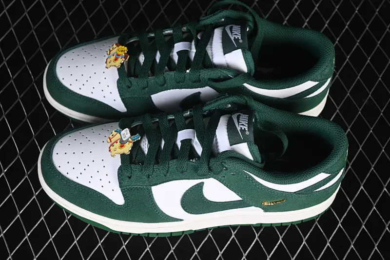 All Categories Nk SB Dunk Series Nk SB Dunk Low Low-top sneakers Nike SB Dunk Low Year of the Horse White Green Low-top casual sneakers IB4417-100